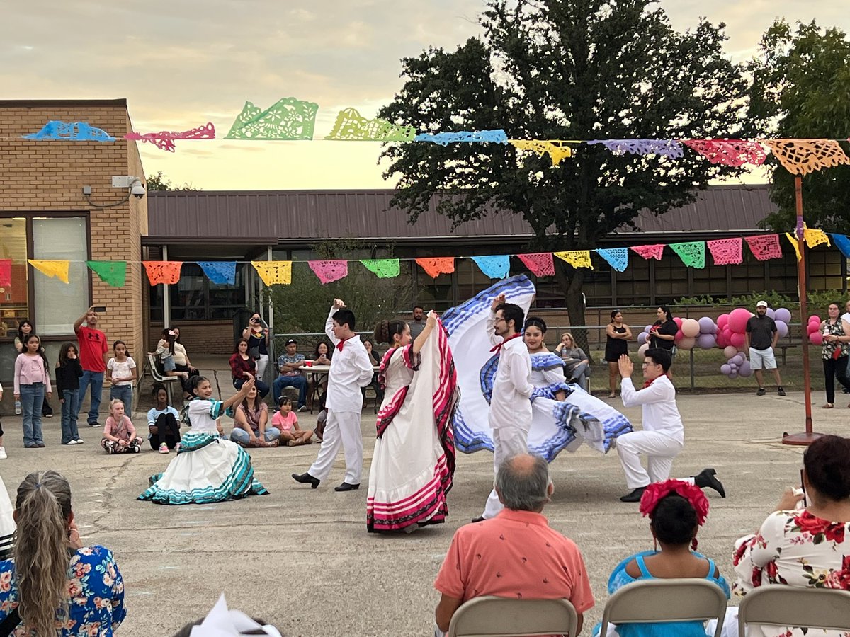 pblorozco's tweet image. Celebrating #HispanicHeritageNight at FME was an absolute success! Our school community came together to honor Hispanic culture, and it was a night filled with joy and unity. Thank you to our incredible families and staff for making it such a memorable event. #FMECommunity