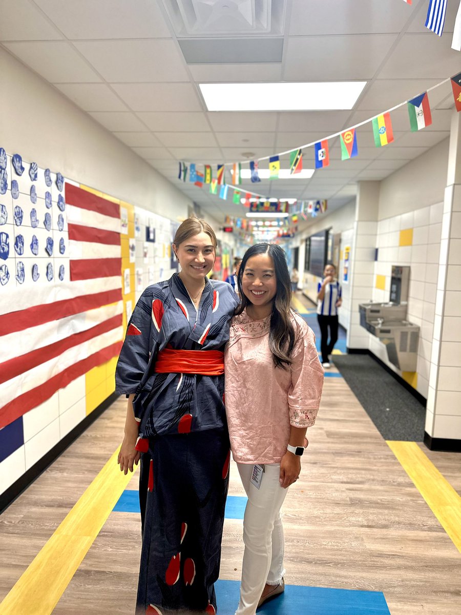 Talk about a bucket filler! 🌟<a href="/AikinEagles/">Aikin Eagles</a>’ Multicultural Night was special tonight. Lots of smiles and just an awesome community joining together as ONE! BIG round of applause for <a href="/JRowland90/">Judy Rowland</a> <a href="/ErrSchutza/">Errin Schutza</a> &amp; committee putting together this amazing night! #RISDWeAreOne <a href="/LHLCinRISD/">Lake Highlands Learning Community</a>