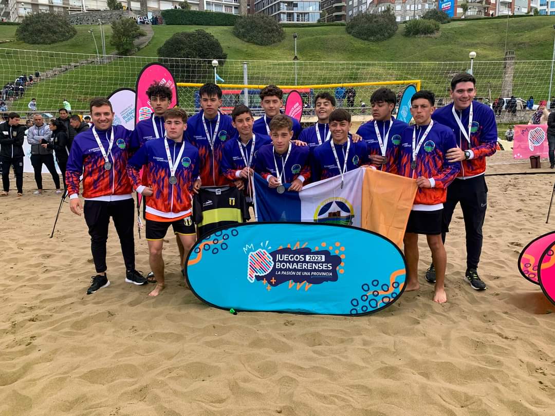 Ya en frío y relajados, que campañon metieron estos pibes sin conocer las reglas del deporte. SUBCAMPEONES DE LA PROVINCIA EN FUTBOL PLAYA 🥈