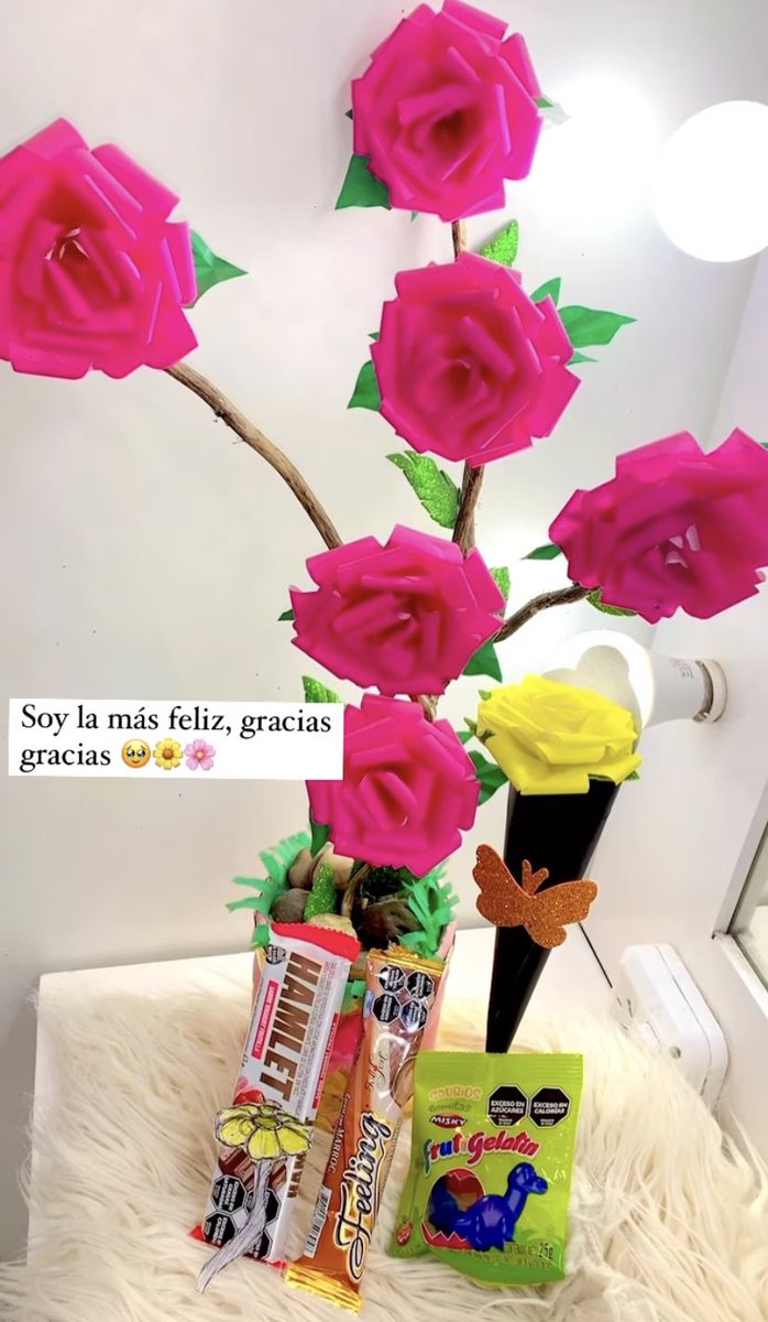 Me llegaron mis flores amarillas como rosas esta vez no me toco ser espectadora 🥹🌸🌼