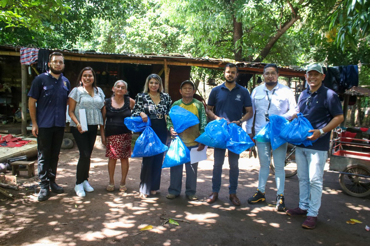 EliuServando's tweet photo. Felicito a los Alcaldes @gosholpe de San Julián y a @CarminaCuellar6 de San Antonio del Monte, por estar al pendiente de las necesidades de las familias de sus municipios.

Continuaremos trabajando de la mano, por la población del departamento.
@EmersonCamposSV @EsteffanySalina https://t.co/QovXkxKb9v