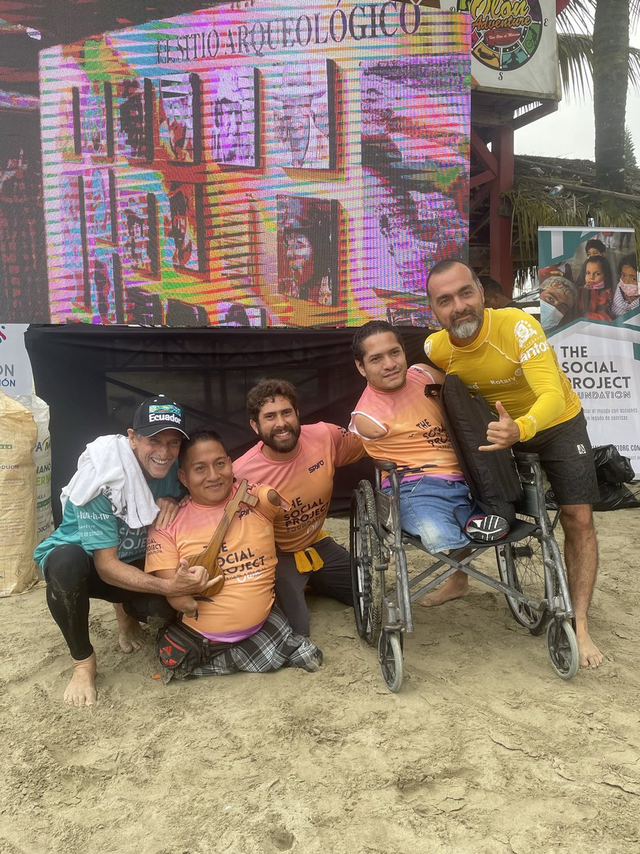 TheSocialProje2's tweet photo. DJ Ghost o JoséAntonio Vera Es un voluntario con muchas ganas de superarse. Nos ha acompañado siempre con su alegría y ritmo inigualable.Hoy, gracias al trabajo en conjunto con la U de Las Artes, podrá certificarse como DJ 

¡GRACIAS @uartesec por apoyar a este gran artista! 💙 https://t.co/IiETeHaeEf