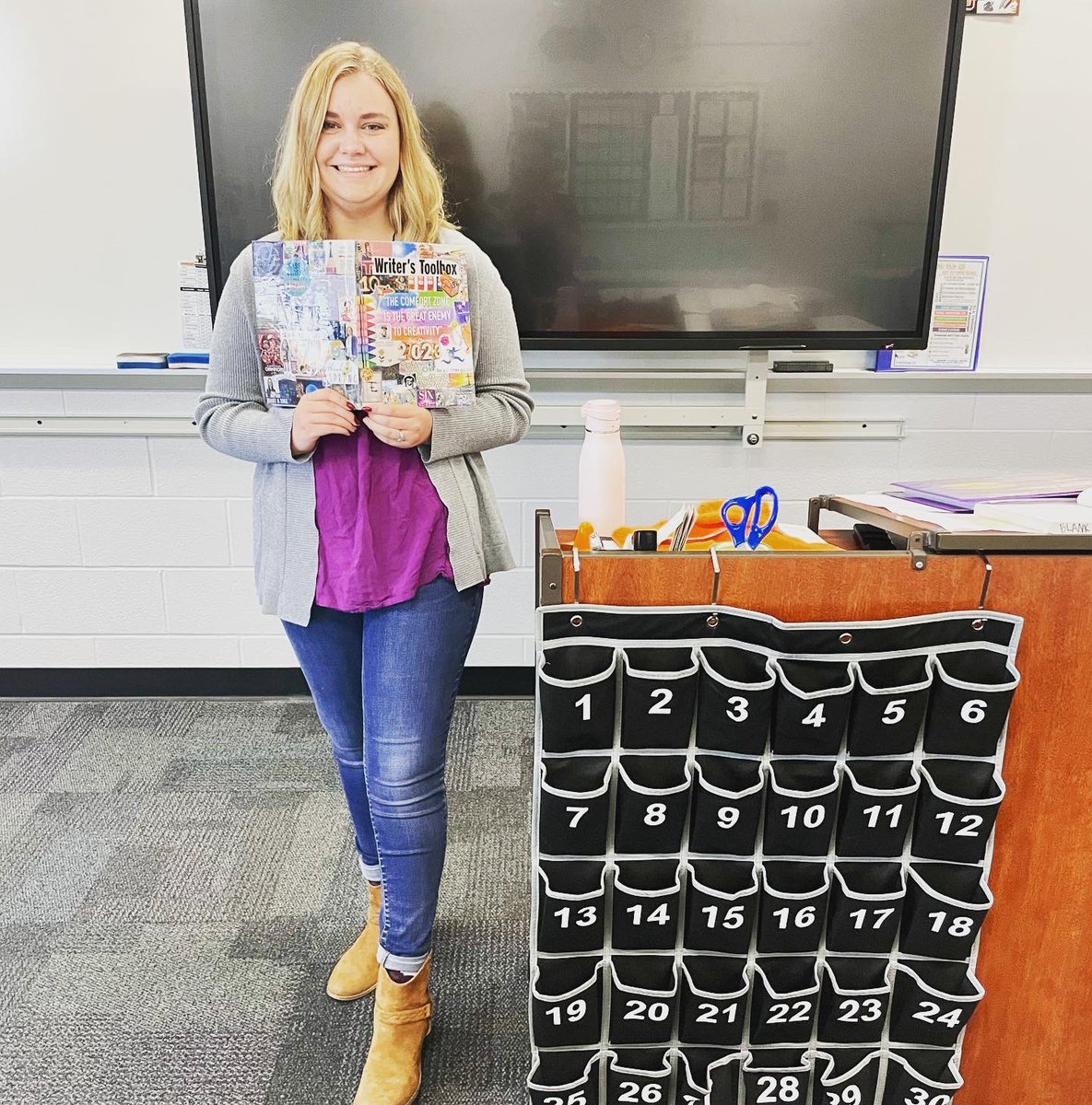 TeenTeacherLA's tweet photo. “Imitation is the sincerest form of flattery.” 💜
#DressLikeATeacherDay #KruppELA #CreativeWritingKrupp https://t.co/6uttad7uhS