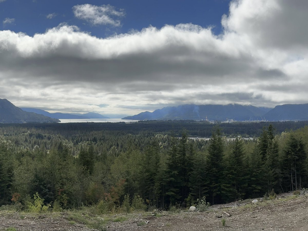 ashly_crawfrd's tweet photo. So long Kitimat! You’ve been amazing! Don’t go anywhere, I’ll be back! ;) https://t.co/AhPEZZdse6