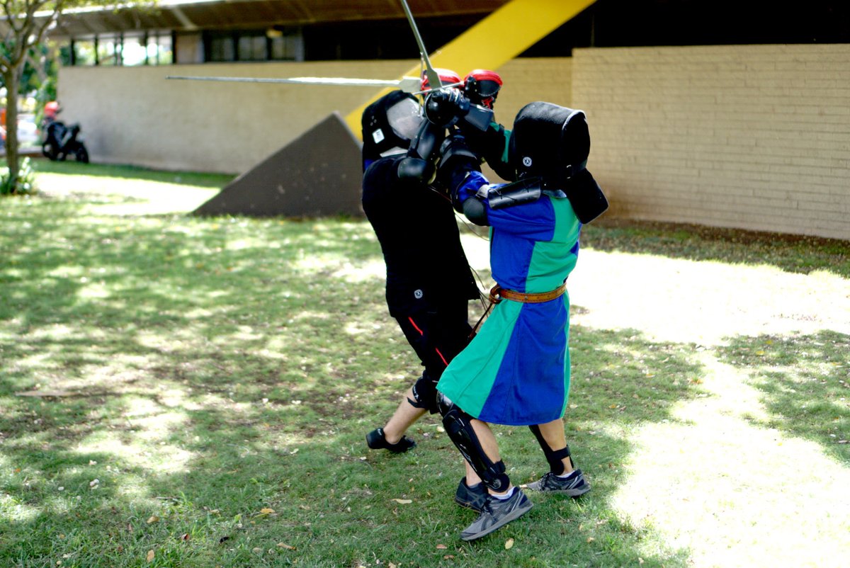 hawaiigeek's tweet photo. Come to the Geek Meet on Sunday, Sept. 24, and meet the Oahu Company of Historical Swordsmanship (@ochs_hawaii). OCHS studies and teaches both the Italian and German schools of swordsmanship! #hawaiigeekmeet #hawaiigeek #geekmeet #higeek #higeek2023 https://t.co/NLi6vc9noh