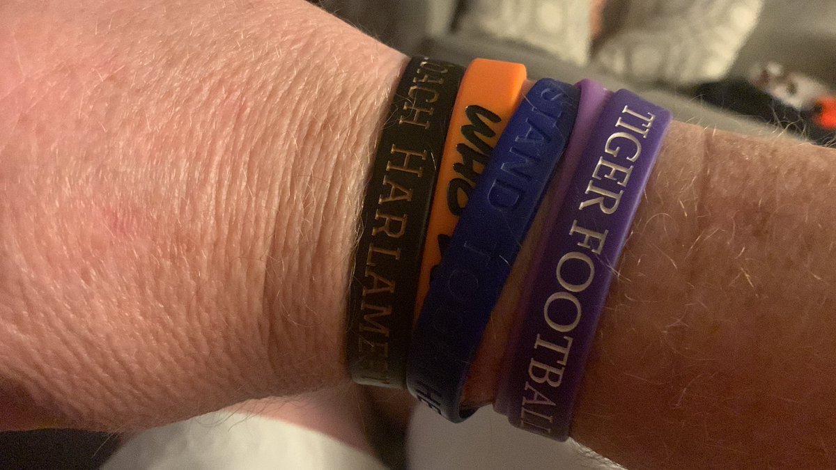 jkoe72's tweet image. In memory of @Bharley19: 

Be kind. Say thank you. Hold the door open. Compliment as many people as you can. Point out the good and be the good. Treat others the way you want to be treated. Love, serve and care. The world needs more of this today (and every day)! - @JonGordon11