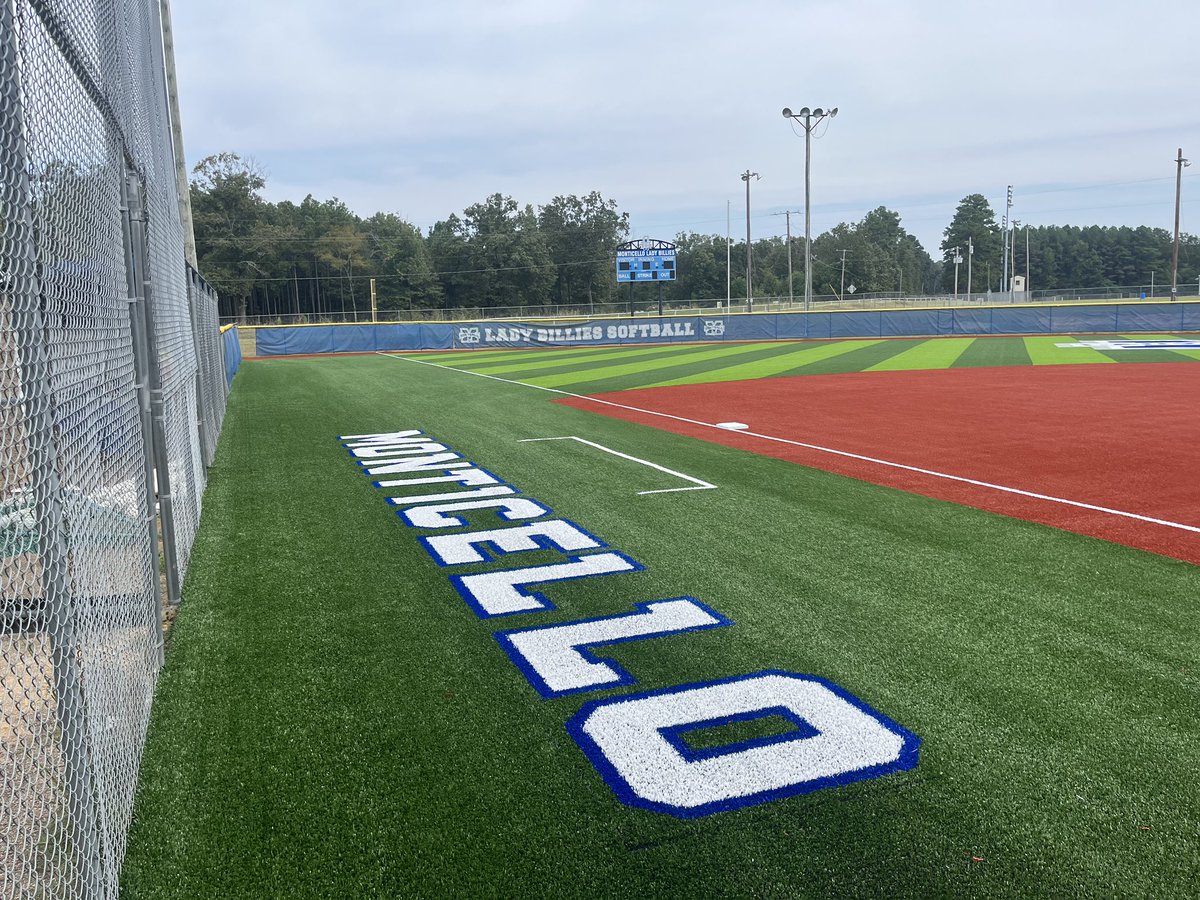 coachbdawson's tweet photo. Monticello Lady Billies!! It looks great. Enjoy!! @GeoSurfaces https://t.co/2QUbAg02aT