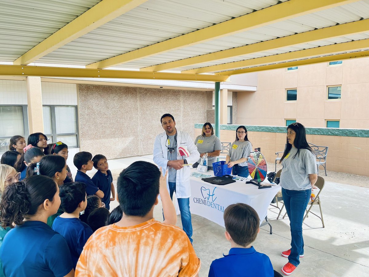 AGuerrero_HHES's tweet photo. More pictures from our Career Day at the Hive! ๐ So wonderful to see our Hornets learning about the great careers within our community! #FutureDentist #FutureEntrepreneur #FutureSinger #FuturePossibilities https://t.co/0kBeuoLdVZ