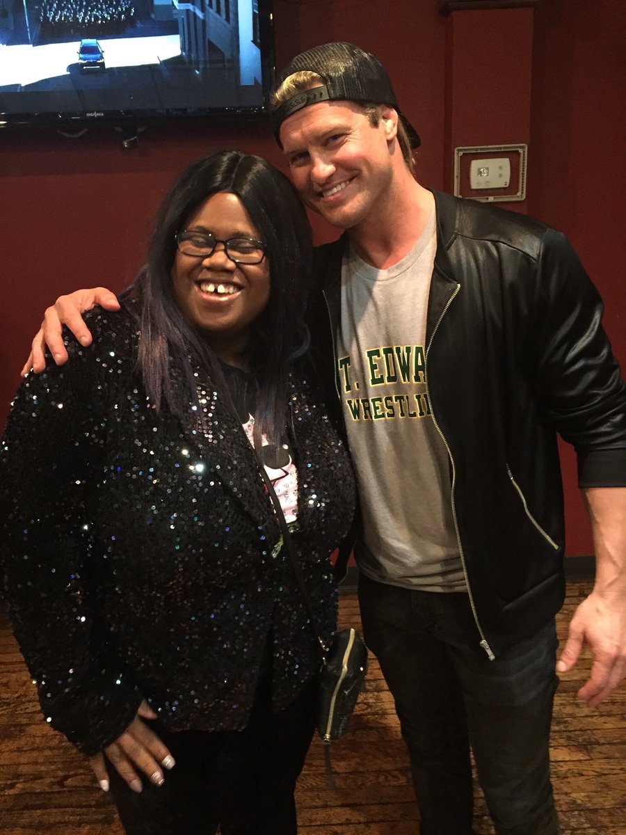 BlingQueen31's tweet photo. I will never forget this moment. This was legit the best night of my life and in our hometown Cleveland, too. I was nervous af meeting him but he was super nice to me. I am eternally grateful that I got to meet one of my hometown heroes. Thank you for everything @HEELZiggler 🫶🏾 https://t.co/o3W41wRzsi