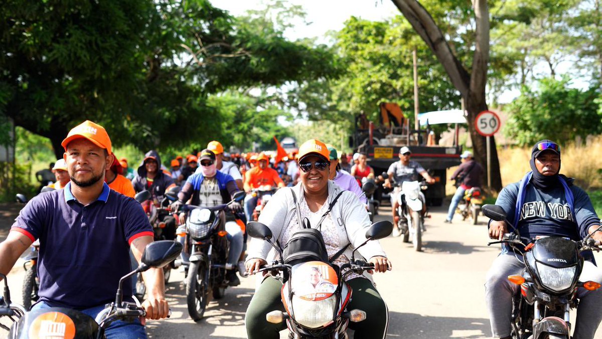 edwinjattin's tweet photo. GRACIAS al gremio de mototaxistas más grande de Colombia. Ustedes serán nuestra prioridad. Trabajaremos por ustedes que cada mañana se levantan a buscar el sustento para sus familias, para sus hogares y que hoy son parte fundamental de la economía de este municipio.#JattinAlcalde https://t.co/8kI6gteSzA