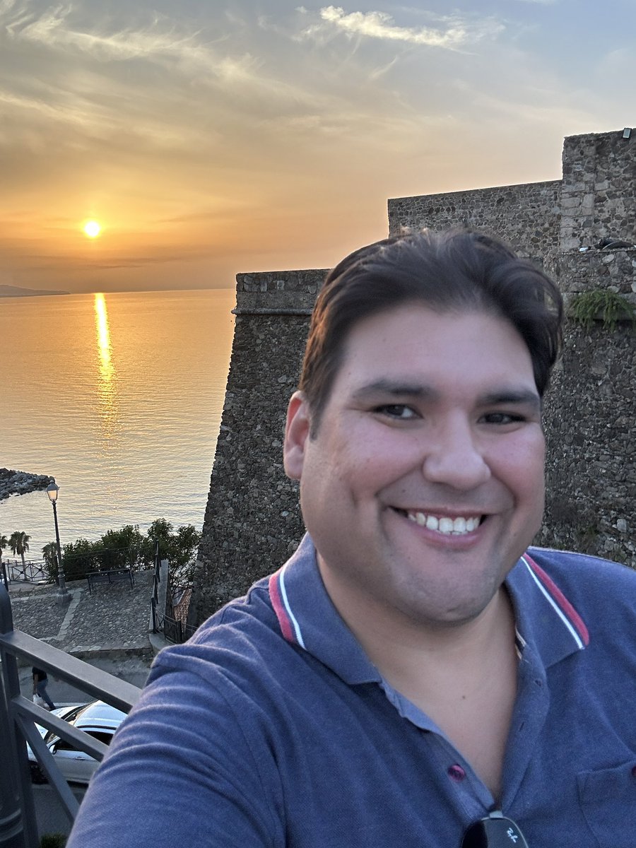 BobCamHD's tweet image. Acá los leo desde Italia, alguna novedad ? O seguimos directo a la #hiper ? #JavierDelay sigue metiéndose las propuestas en el orto? #Massa llega al 10 de diciembre?
Sinceramente, me chupa un huevo. Pero me da pena por mi país #Argentina 
Un saludo a los “kumpas” q lo hicieron 💩
