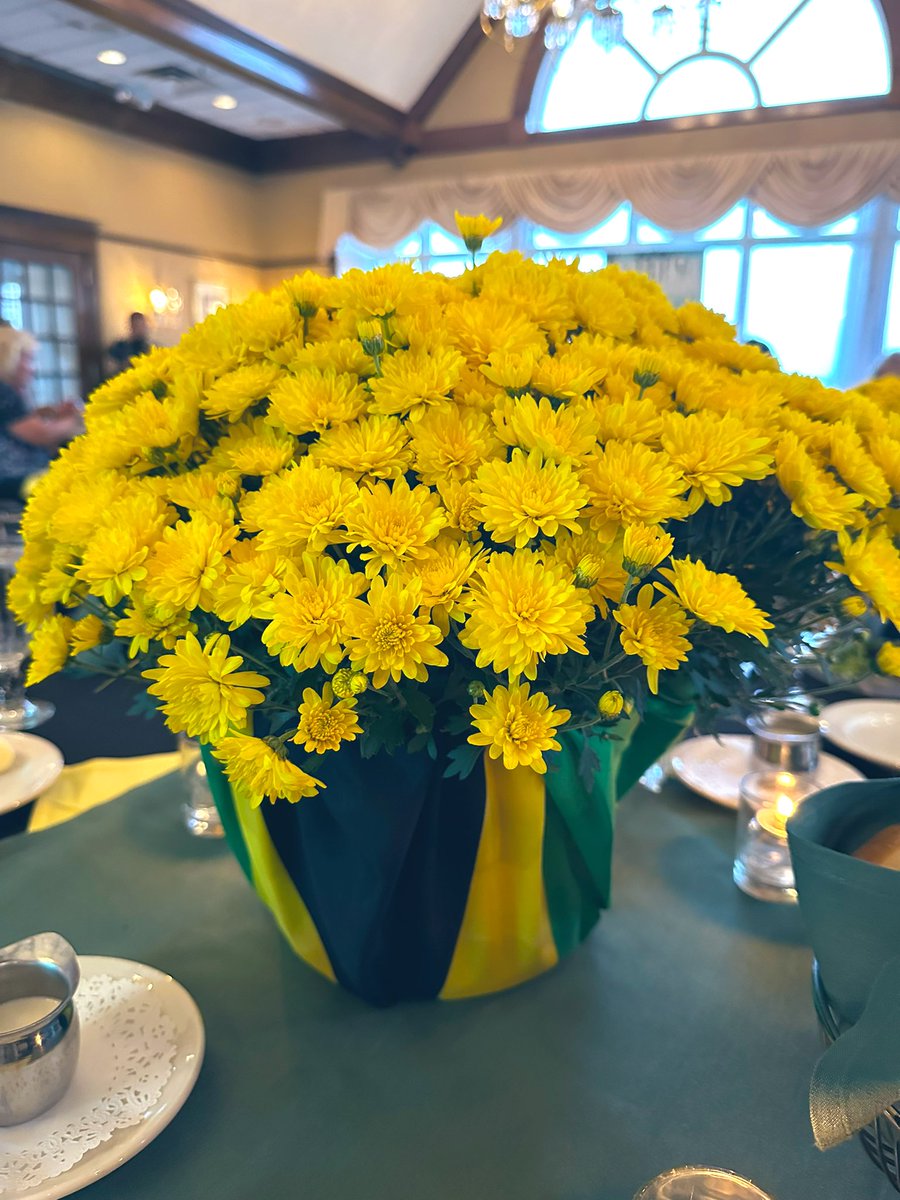 There were #irie vibes this evening at the Albany Country Club in New York’s Capital District. #JamaicaTouristBoard (@AskJamaica) friends invited few a few 🇯🇲diaspora folks; and appreciated their travel specialists with warm hospitality and professional updates. 👍🏾 #OneLoveinNY