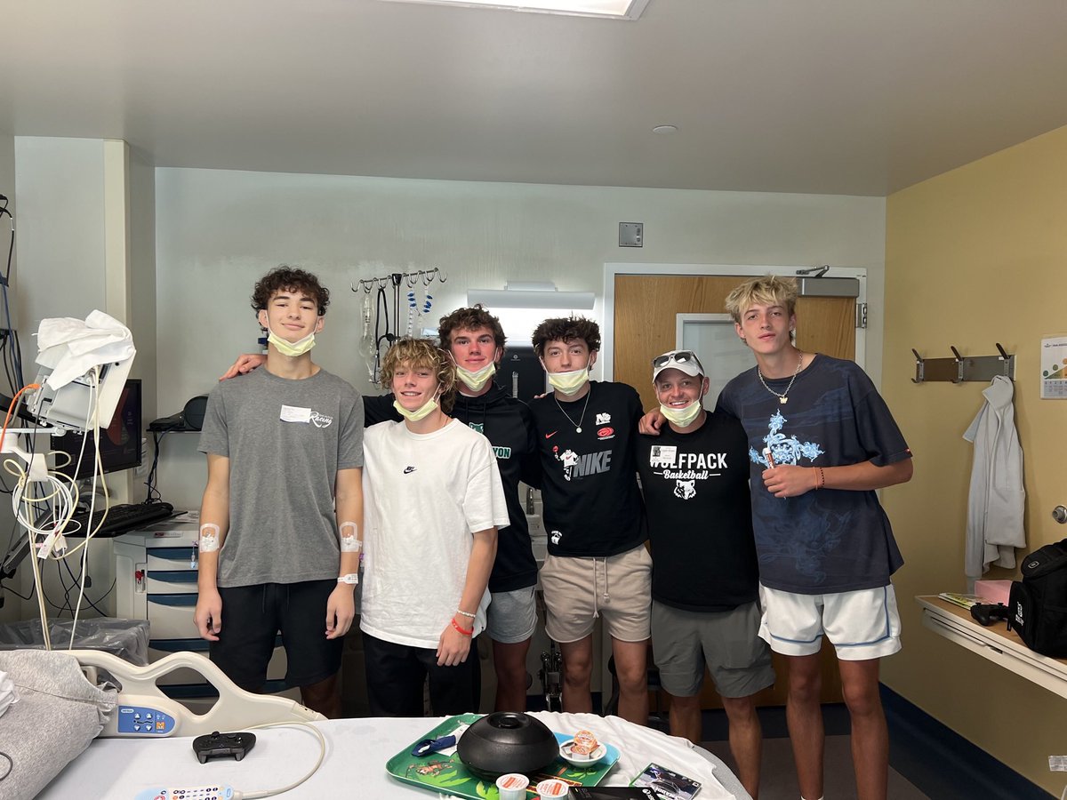 loganbrown2015's tweet photo. Tough couple of weeks for one our teammates (Wes Murdock) as he battles through the early stages of Leukemiaβ¦Iβm so proud of his TOUGHNESS and the way our team and school has rallied around him. You got this Wes! #wesstrong πͺπͺπͺGO PACK! https://t.co/2lW09H8rD0