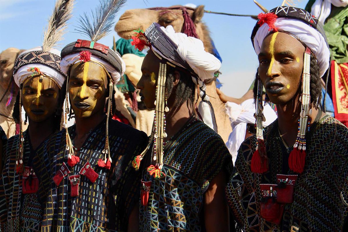 🎺 Africa's diverse musical traditions include the mesmerizing rhythms of the Saharan Tuareg people, the energetic sounds of South African Kwaito, and the soul-stirring melodies of Malian blues.🎵🌍 #AfricanMusic #MusicalHeritage