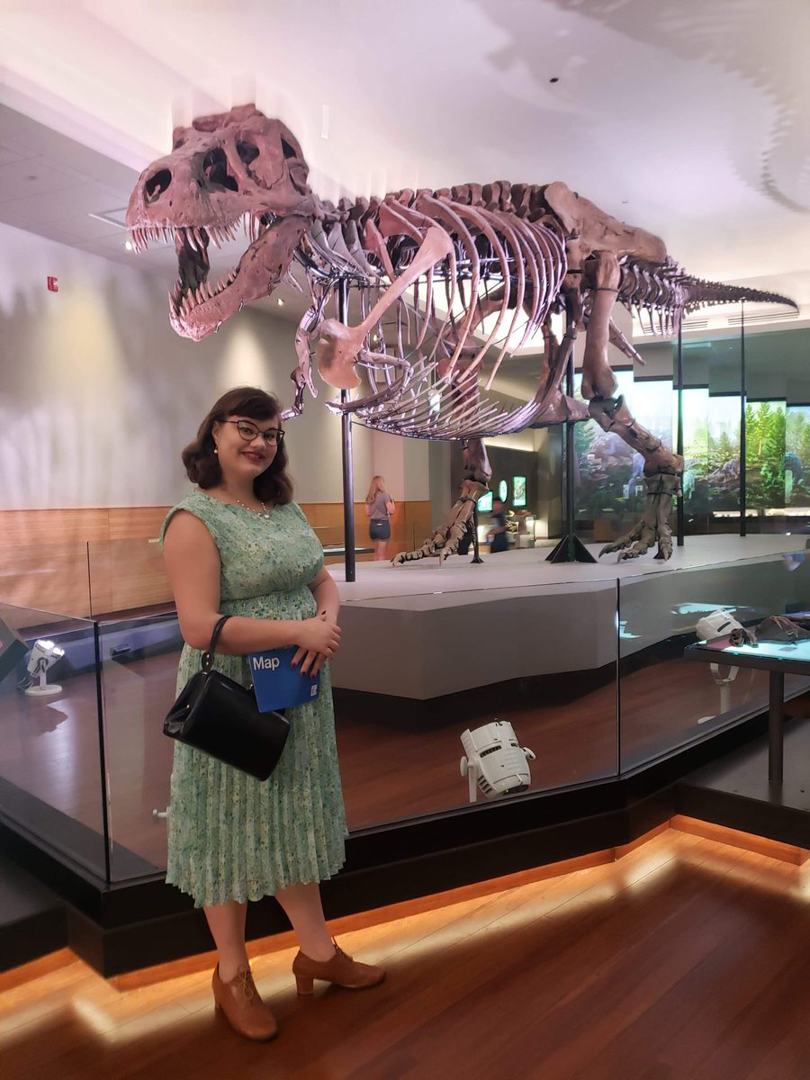 MeanLadyFrmHell's tweet photo. @SUEtheTrex  Are @SharpShotEfx and I your favorite Museum Enthusiasts?  

@FieldMuseum is our favorite place to visit any and all chances we get!!! I love every bit of this museum!! https://t.co/ckxzbBEja8