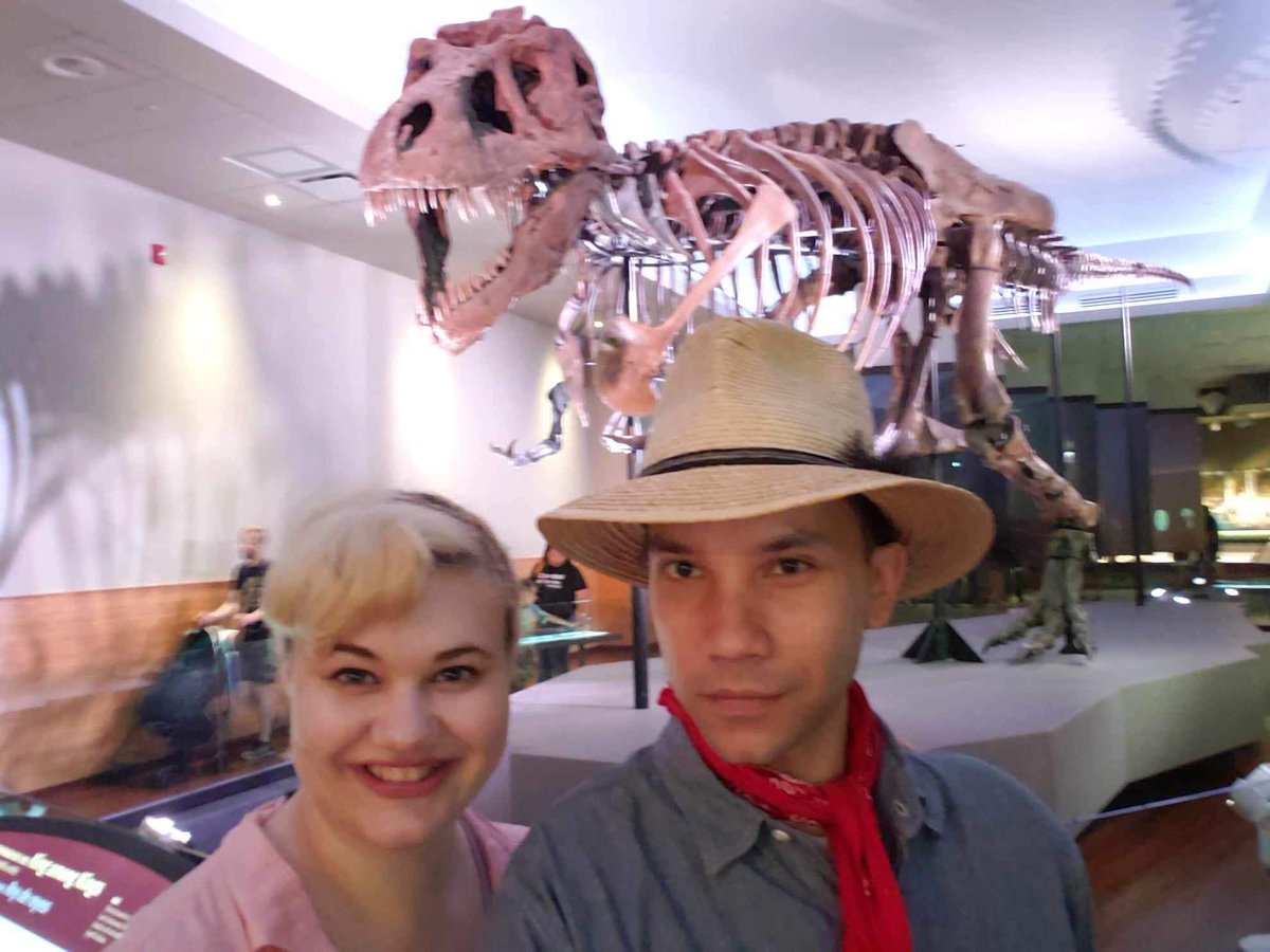 MeanLadyFrmHell's tweet photo. @SUEtheTrex  Are @SharpShotEfx and I your favorite Museum Enthusiasts?  

@FieldMuseum is our favorite place to visit any and all chances we get!!! I love every bit of this museum!! https://t.co/ckxzbBEja8