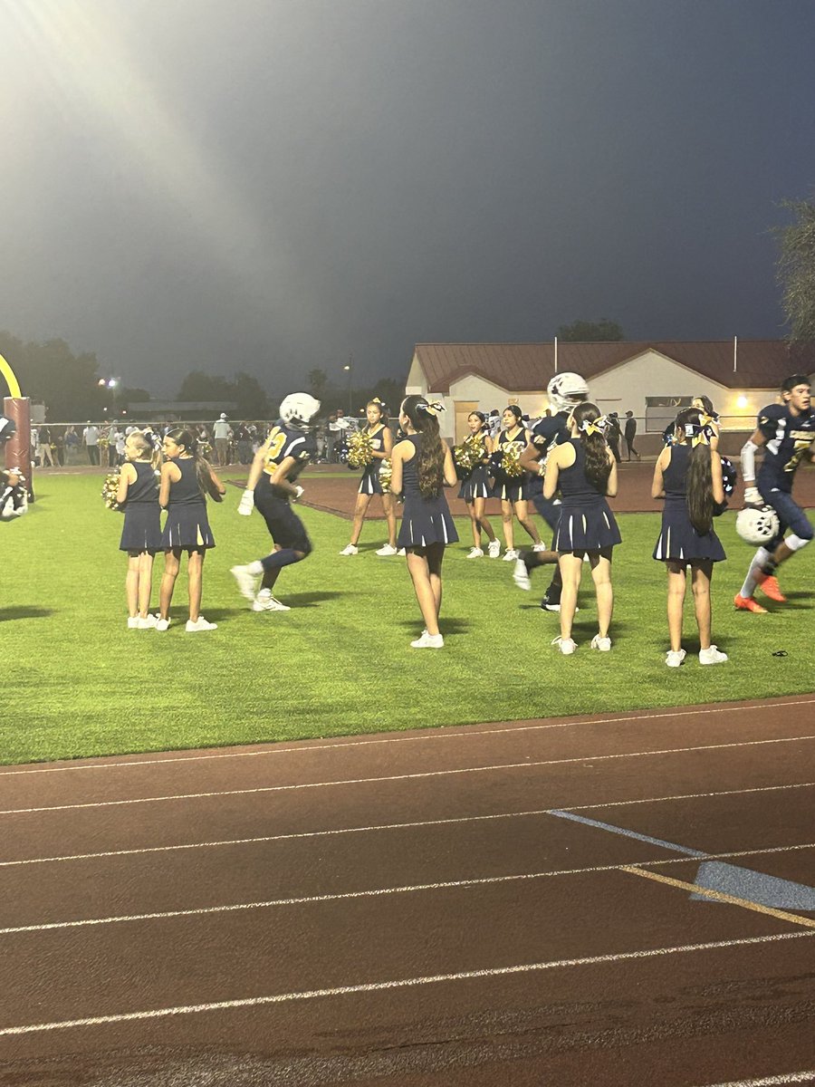 atkkri's tweet photo. LCMS CHEER…girls did a great job! Go Cougars 9/19/23 @LosCuatesCheer @CuatesAthletics https://t.co/VPKVRvwDRz