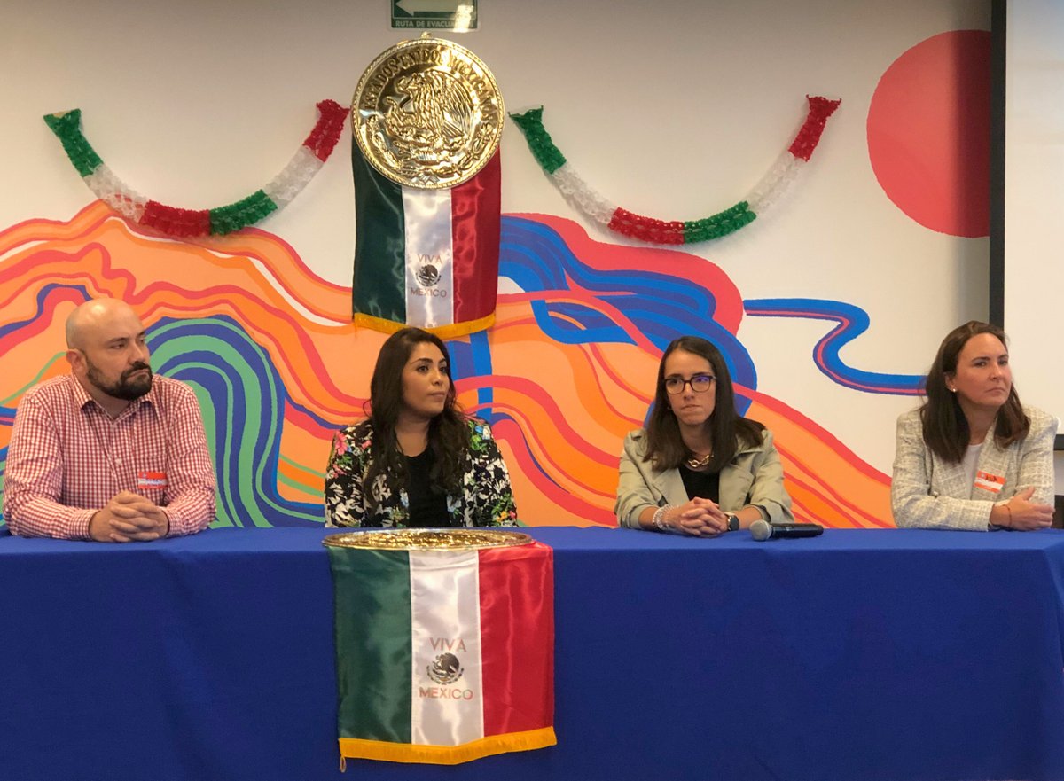 ComunidadUNETE's tweet photo. En @Unete_mx  tuvimos el honor de compartir los logros del programa Digital Equity Accelerator junto a @IIDEAC  @LaCanaMx  y @StartupLabMX 
¡Gracias! @AspenInstitute y HPMexico nos llena de orgullo ser parte de esta iniciativa. 
#DigitalEquityAccelerator #TransformacionDigital https://t.co/2wOLZtt9rp