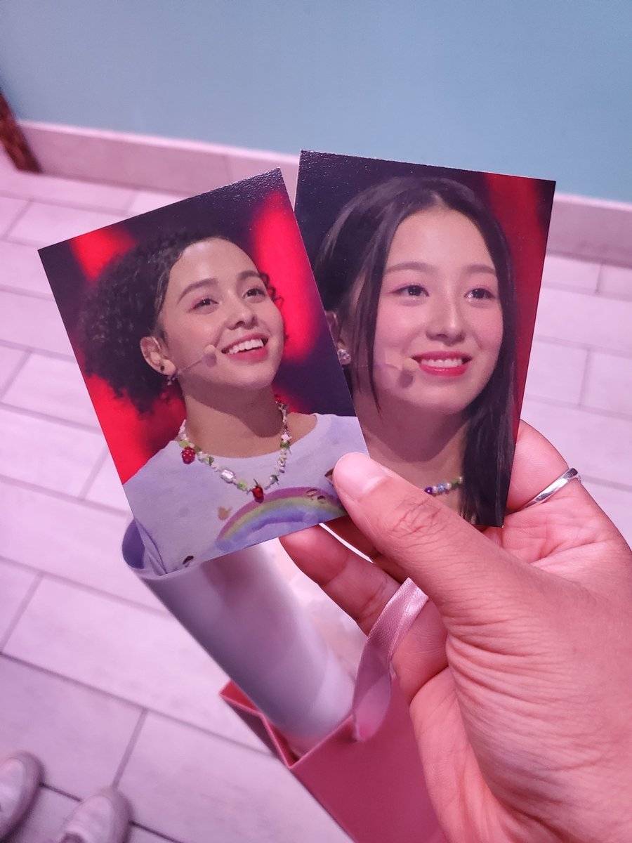 auroromo's tweet photo. The way we all screamed at Lexi getting first place 😭 #Vcha #a2k #America2Korea we got this posters at the end! Watch party NY was sooo fun made new friends too ☺️ https://t.co/Mlos0G0Oea