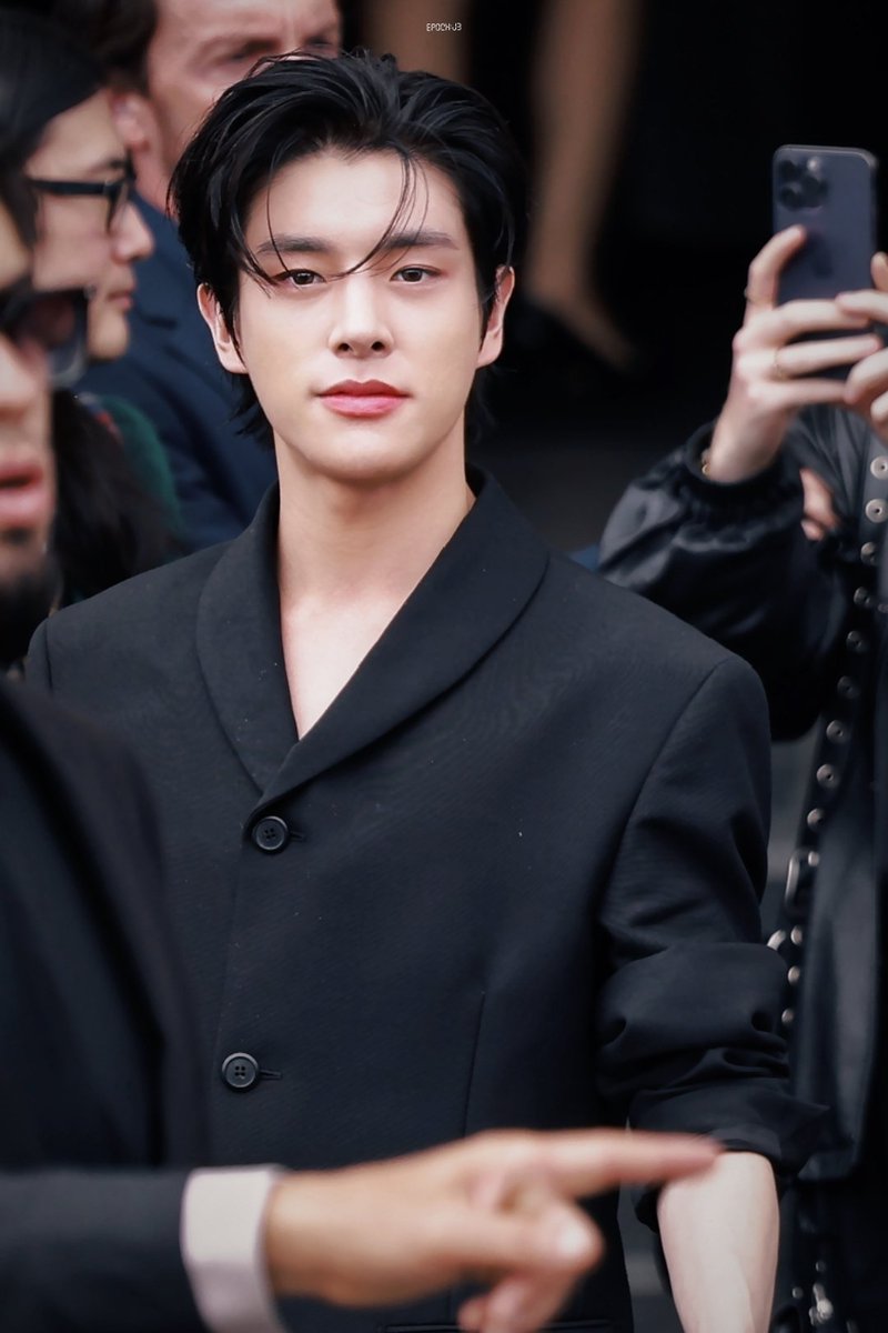 Epoch_EN's tweet photo. 230921 Prada

#엔하이픈 #ENHYPEN #제이크 #JAKE #ジェイク https://t.co/S3fS0bz2Xe