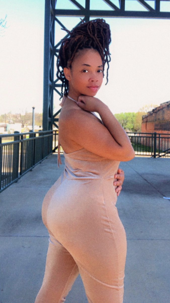 __QueenPin__'s tweet image. The 👑 Is Mines.. 💕🤩