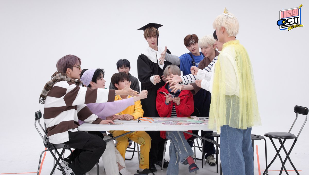 1theK's tweet photo. #판타지보이즈 가 투명색의 세상 위에 하나둘씩 꾸며 새로워진 탑로더가 궁금하다면❓곧 원더케이 #내돌의온도차 에서 만나요🤗
#FANTASYBOYS's <#GAPCRUSH> Coming Soon! @fantasyboys_twt https://t.co/dd4PazFsg2