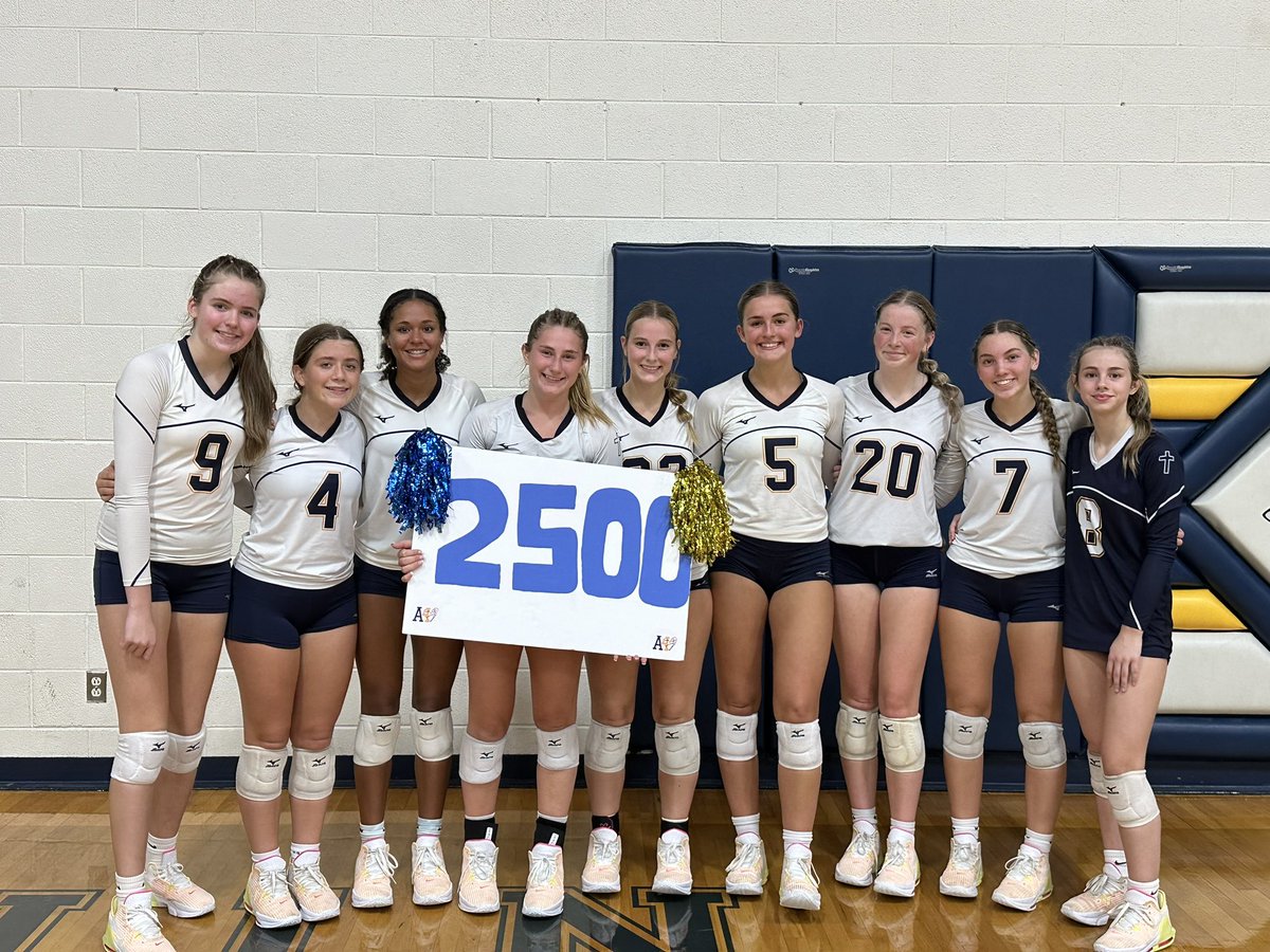 So thankful to achieve this goal with the best people by my side. Hitting 2500 assists in my highschool career couldn’t be possible without my amazing hitters throughout the years. Looking forward to finishing off this senior year with the best support system ❤️ #GoDawg #notdone
