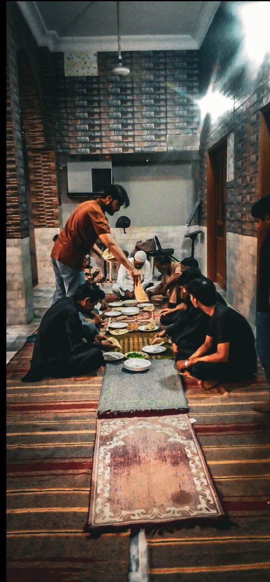 willayati's tweet photo. Every Friday Morning Such a Beautiful and Spirtual  Morning We  All Pray together Dua Nudba  Atfer the Praying We All Momineen Eat Together Dastar Khuwan Imam  Zamana (ATF) ❤💫 https://t.co/FIAgykKDN5