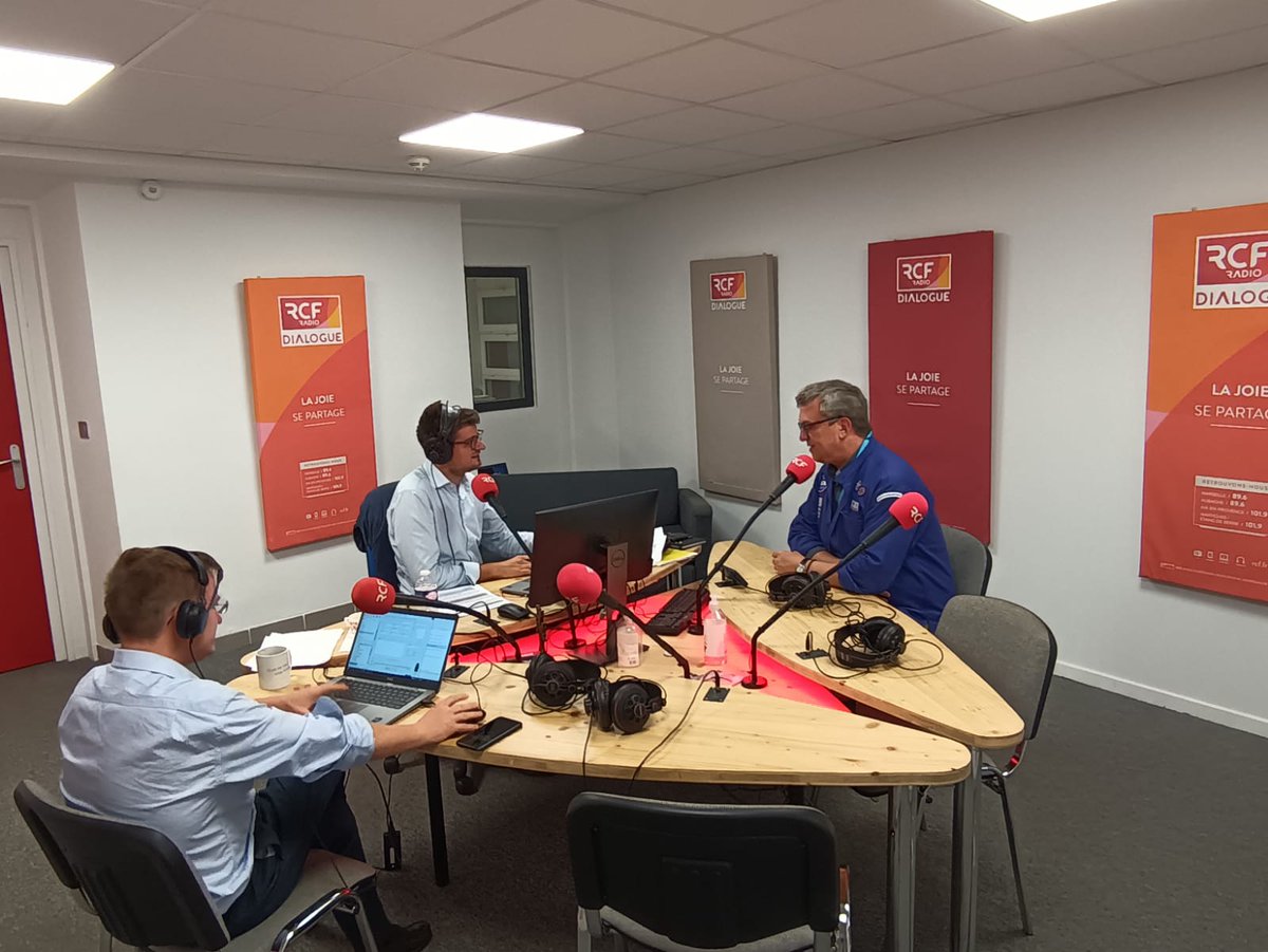 radiorcf's tweet image. 🔊 C'est parti pour une journée spéciale en direct de Marseille !

📻 Branchez-vous sur RCF ou sur rcf.fr pour suivre le direct ou réécouter les émissions !

📸 Dans les super studios de @DialogueRCF