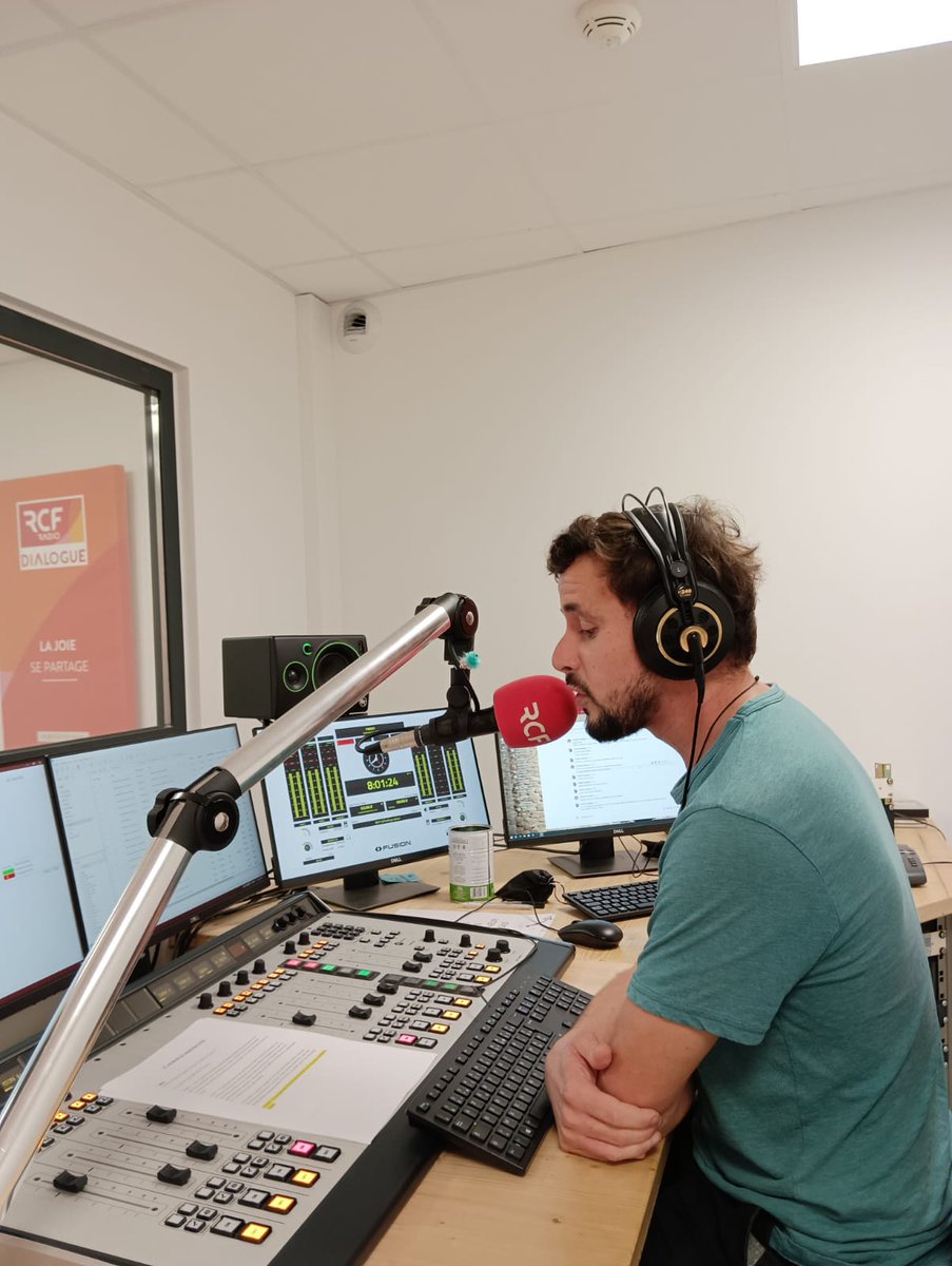radiorcf's tweet image. 🔊 C'est parti pour une journée spéciale en direct de Marseille !

📻 Branchez-vous sur RCF ou sur rcf.fr pour suivre le direct ou réécouter les émissions !

📸 Dans les super studios de @DialogueRCF