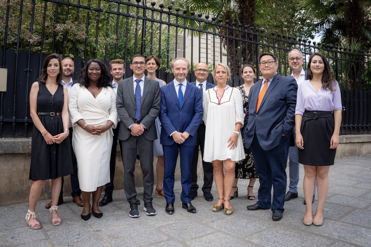 Ce dimanche auront lieu les #Senatoriales2023 à Paris!

Très honorée de représenter <a href="/HorizonsLeParti/">Horizons</a> et #Paris13 dans la liste majorité présidentielle de <a href="/JulienBargeton/">Julien Bargeton</a>

Ravie d’avoir travaillé avec des colistiers engagés pour les Parisiens et le rayonnement de la France 🇫🇷