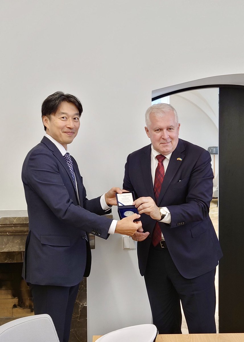 Sep 21, Director General MIURA visited Ministry of National Defence of #Lithuania and paid a courtesy call on Minister of National Defence ANUŠAUSKAS. He stated  🇯🇵 will continue to promote defense cooperation &amp; exchanges to further deepen 🇯🇵🇱🇹 relations as Strategic Partner.