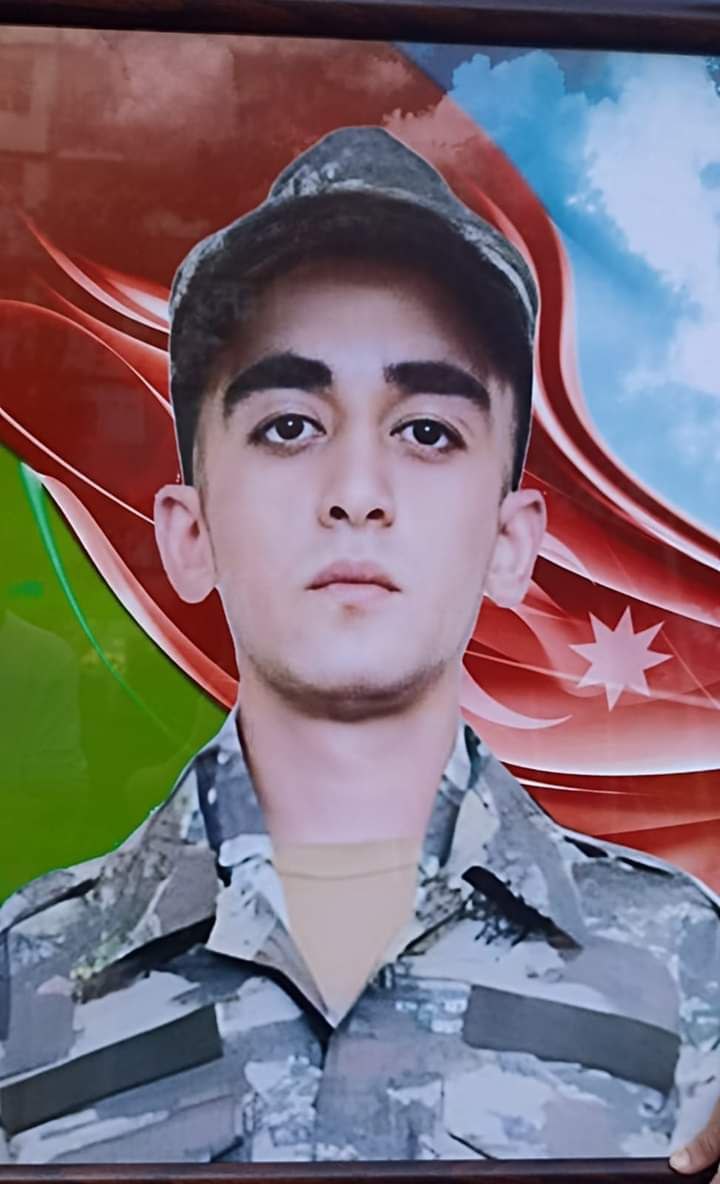 Rahibsmayilov41's tweet photo. 🇦🇿Bakıdan olan şəhidimiz İsmiyev Zeynal Mustafa oğlu.
Ruhun şad olsun #Şəhidim https://t.co/ou2RUIUxJO
