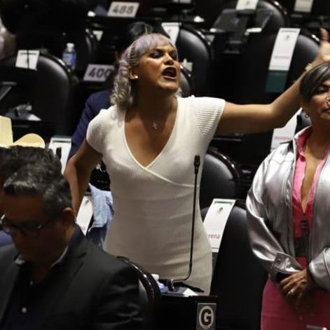 PFifiona's tweet photo. No se confundan, María Clemente es diputado, no diputada. Lo que hizo en la cámara debería de catalogarse como violencia política de género... https://t.co/0jQWdqrlsD