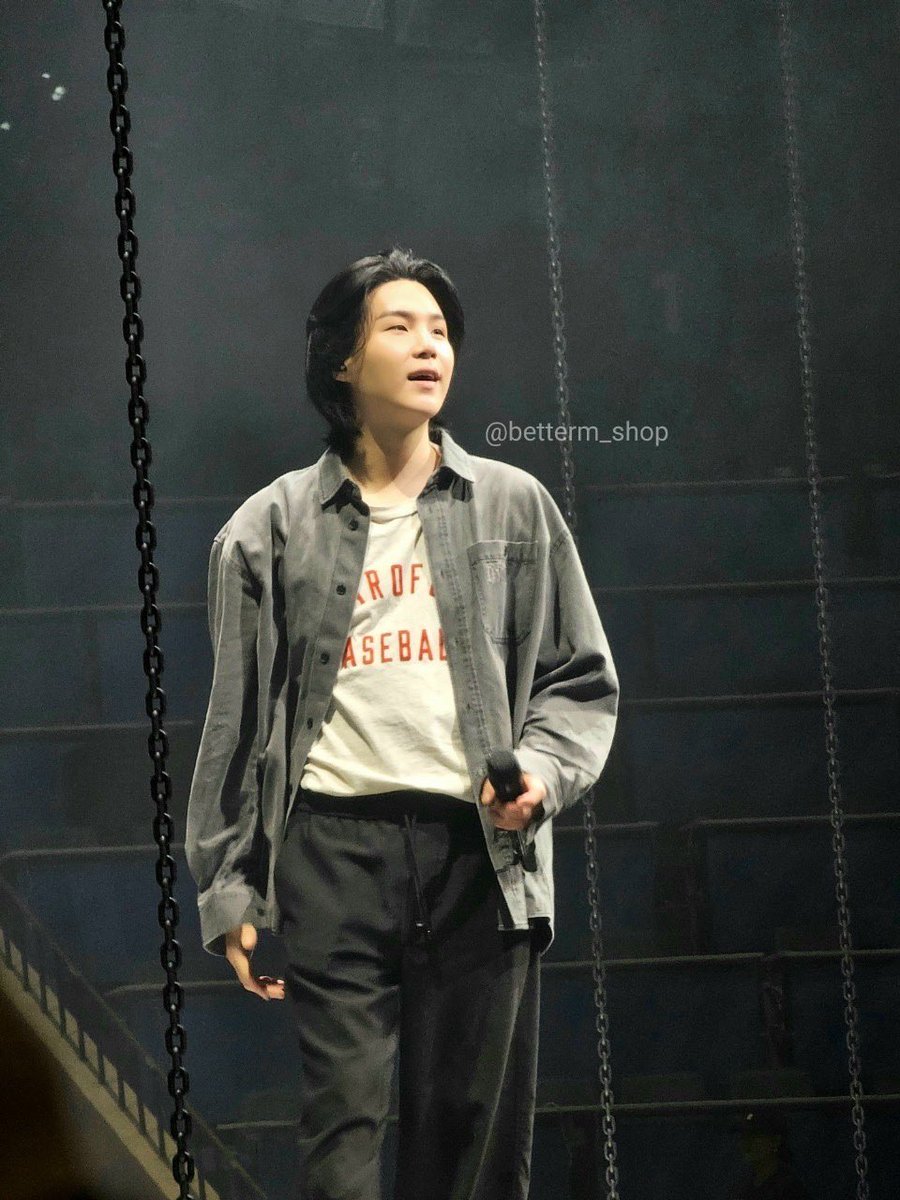betterm_shop's tweet photo. ยุนกิเข้าทำงานแล้ว 🥺 ตั้งใจทำงานนะยุนกิ เลิกงานกลับบ้านก็ใช้ชีวิตบ้าง ไปเที่ยวบ้าง นอนเล่นกับหมา จิบแอลเพลินๆ ทำเพลงได้แต่ไม่ต้องเยอะหรอก พักผ่อนบ้าง ดูแลตัวเองนะ แล้วเจอกัน

#To2025_WithSUGA 
#UntilSpringComesBack 
#우리_인사하자_bye아닌hello
#ThankyouSUGA https://t.co/dSAbfh1wqX