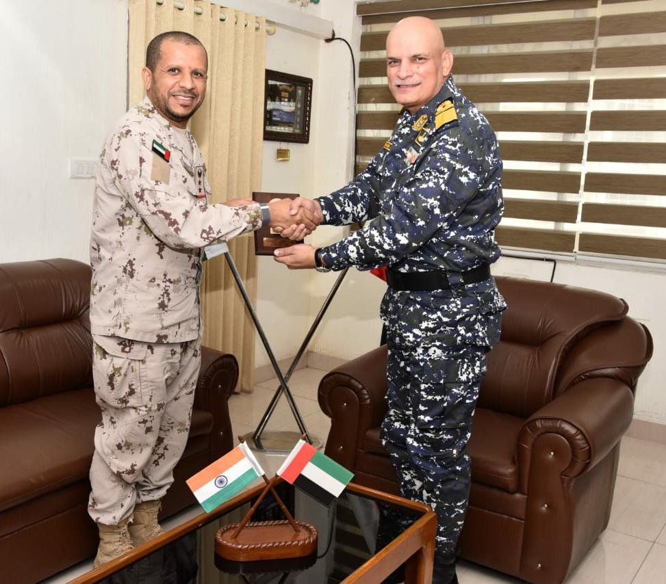 🇮🇳🤝🇦🇪 A delegation from #UAE visited the #ENC at #Visakhapatnam from 14 to 20 Sep for professional interactions. 
⚓️Col Staff Hamid Khamis Khalifa Busaod Almari, Head of the delegation called on RAdm Manish Sharma, CSO(Ops) and held discussions on matters of mutual interest.