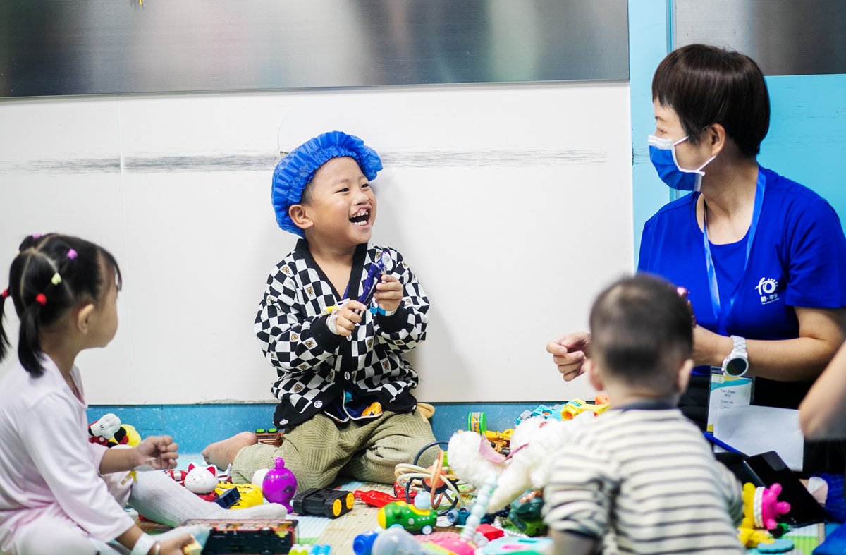 Happy memories from our recent medical mission in Zunyi, China where 47 smiles were restored!   Thank you to our medical volunteers for ensuring smooth and safe surgeries for the children. ❤️ Help us spread more smiles at smileasia.org/donate-now

 #cleft #smiles #volunteer