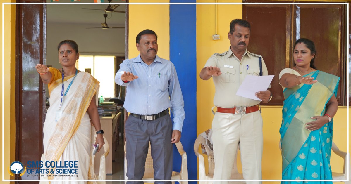 Cherancollege's tweet image. SMS College of Arts &amp;amp; Science marked International Peace Day on Sep 21, 2023. Mr. A. Sekar, Assistant Commissioner of Police, highlighted peace&apos;s vital role. A pledge for peace and harmony echoed. Let&apos;s shape a harmonious future. 🕊️ #InternationalPeaceDay #HarmonyForAll