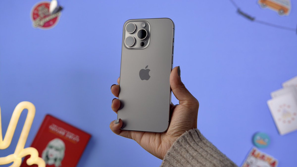 Krystal Lora tweet media