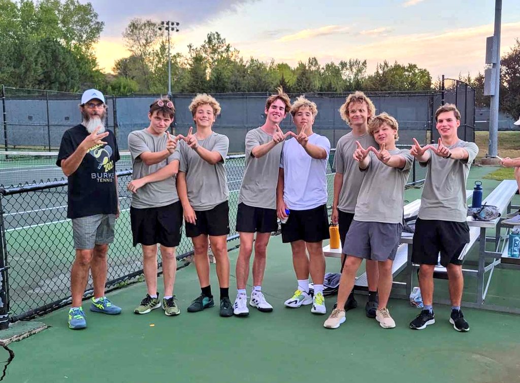 Bulldogs get the W at the dual against Westview. We are beyond proud of how these guys played today. Singles wins for Sam, Caden, Matt &amp; Kaleb
Doubles 'Loge' Bros.Thank you 👏 <a href="/OPS_WVAthletics/">Westview Athletics</a> &amp; Mr Shaw for hosting. Great competition today. <a href="/burke_athletics/">Burke Athletics/Activities</a> <a href="/drasmussen43/">Darren Rasmussen</a>