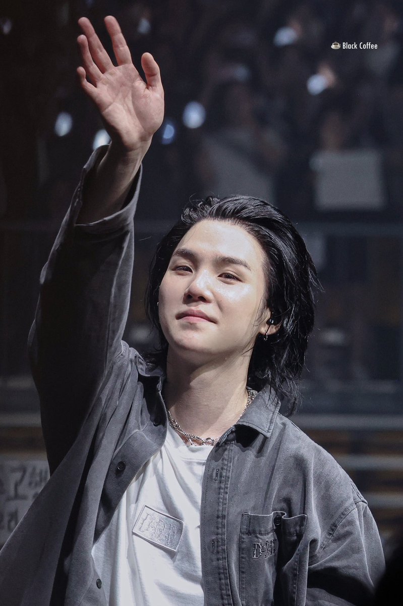 stellapIanet73's tweet image. 2025年に会おうって、20年後30年後も一緒に歳重ねようって約束したからFuture’s gonna be okay(未来はきっと大丈夫)だよね。
ユンギさんの健康と幸せを祈りながら待ってます。
いってらっしゃい！！

#To2025_WithSUGA
#UntilSpringComesBack
#우리인사하자_bye아닌hello