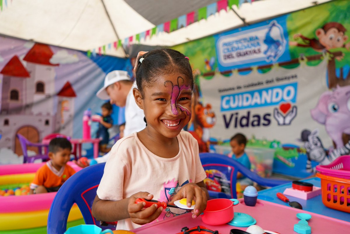 DEECO_Guayas's tweet image. #CuidandoVidas ❤ atendió a las cuidadoras del cantón #SantaLucía 
Con los servicios de bienestar para las familias guayasenses 
Contamos con la visita del alcalde Ubaldo Urquizo, @PrefGuayas 
@marcelaguinaga 
#GuayasSeMueve al cuidado