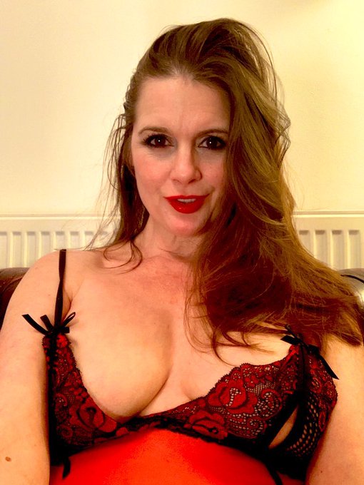 Start your weekend with a nice and spicy morning glory guys! Im live on my cams @AdultWork_Cams @BabestationCams<a href="/tag/wokeupwankingwednesday"class="tags"><span>#wokeupwankingwednesday</span></a>