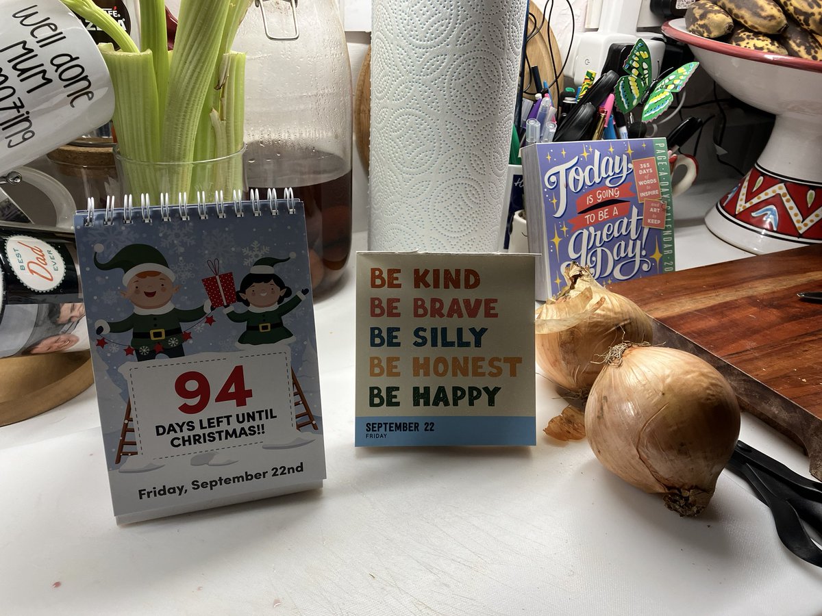 Ms_KingTeacher's tweet photo. Morning all & just to break a trend it’s THURSDAY 😳… sorry couldn’t stop myself 🤦🏻♀️✌🏻! I ❤️ my motivational calendar & today it REALLY celebrates @shitscaredmum & #BeMoreLaura sending love & best wishes 2 all & obvs #HappyWeekend #bekind #smile #havefun #94daystogo 🎅🏻 https://t.co/Uoq1sDk5Og