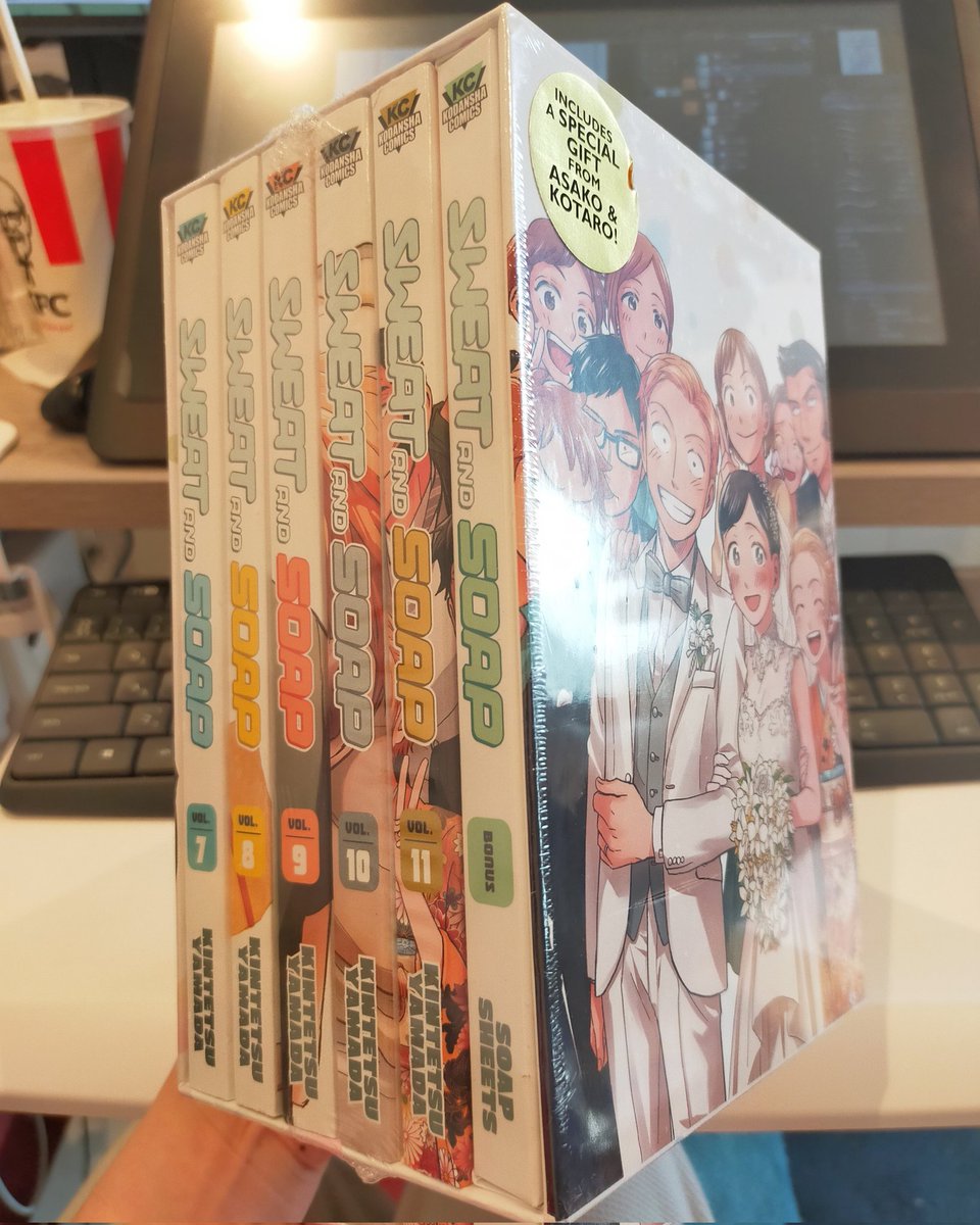 「あせとせっけん」北米版ボックスセットの2セットめが届きました!やっぱりこの結婚式の絵、頑張っただけあって思い出深いなぁ
改めて7巻の解説ページ見たら、ヘンリックの「頂戴シマス」について解説されてて感動しました…
こんな部分まで解説してくださるとは…