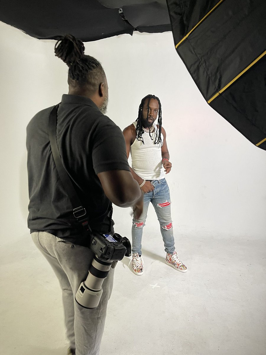 Photoshoot tonight with the Gully God himself Mavado . 

It went great CANT wait to share the images as well as the cover art for his new song that one of the pictures will be used for. 

#photograghy #photographerlife #gullygod