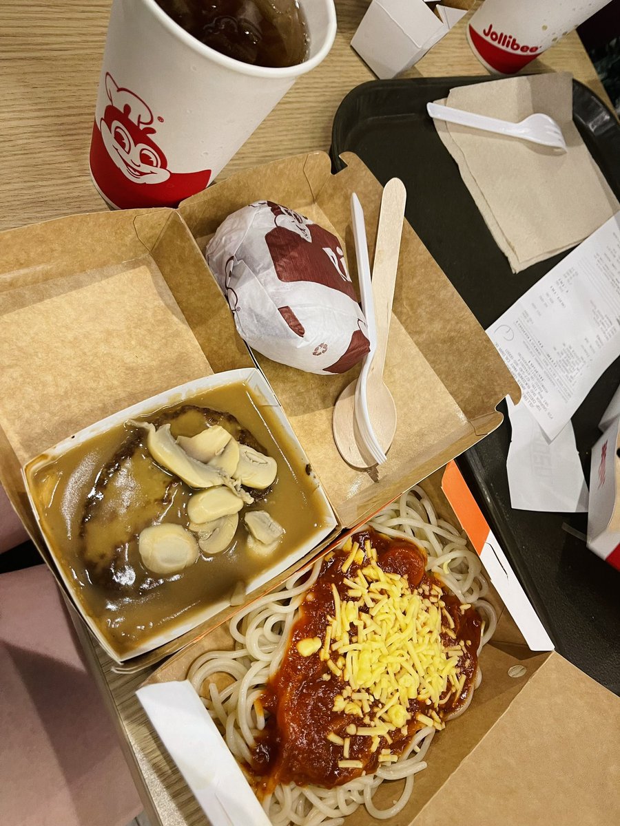 ImElsBeth's tweet photo. Favorite since childhood!❤️ kayo din ba? #jolibee #pinas https://t.co/5q4dFApa4I
