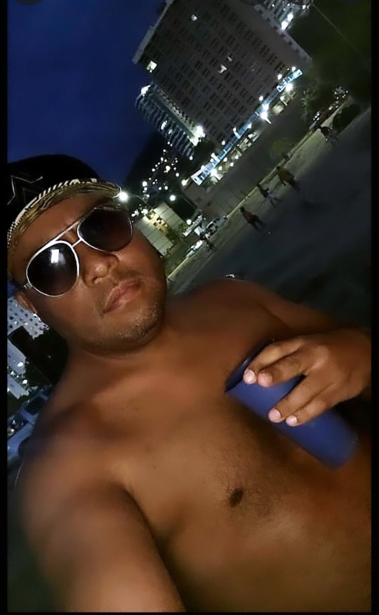 Randysaurio811's tweet photo. Epaa buenas noche mi Gente 🌙
#Playita #TBT #Domingo
#ActivoCCS #Bear🐻 #Llegate https://t.co/pQyxsLR869