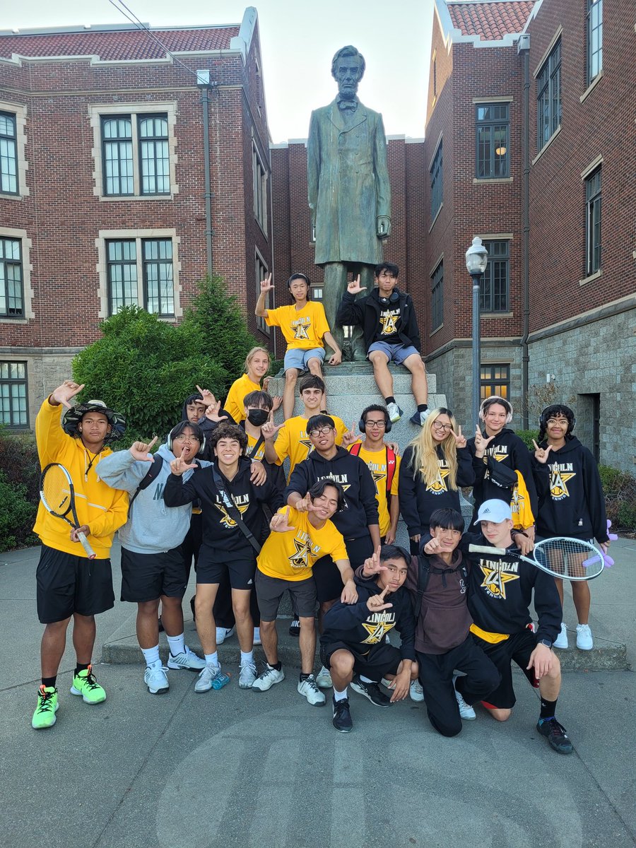 ABENATIONNGUYEN's tweet photo. The Mighty Abes of Lincoln do it again weigh a 3-2 victory over the Lancers of Lakes HS!! #Abestennis #Westayworking https://t.co/wSBXOokBRp