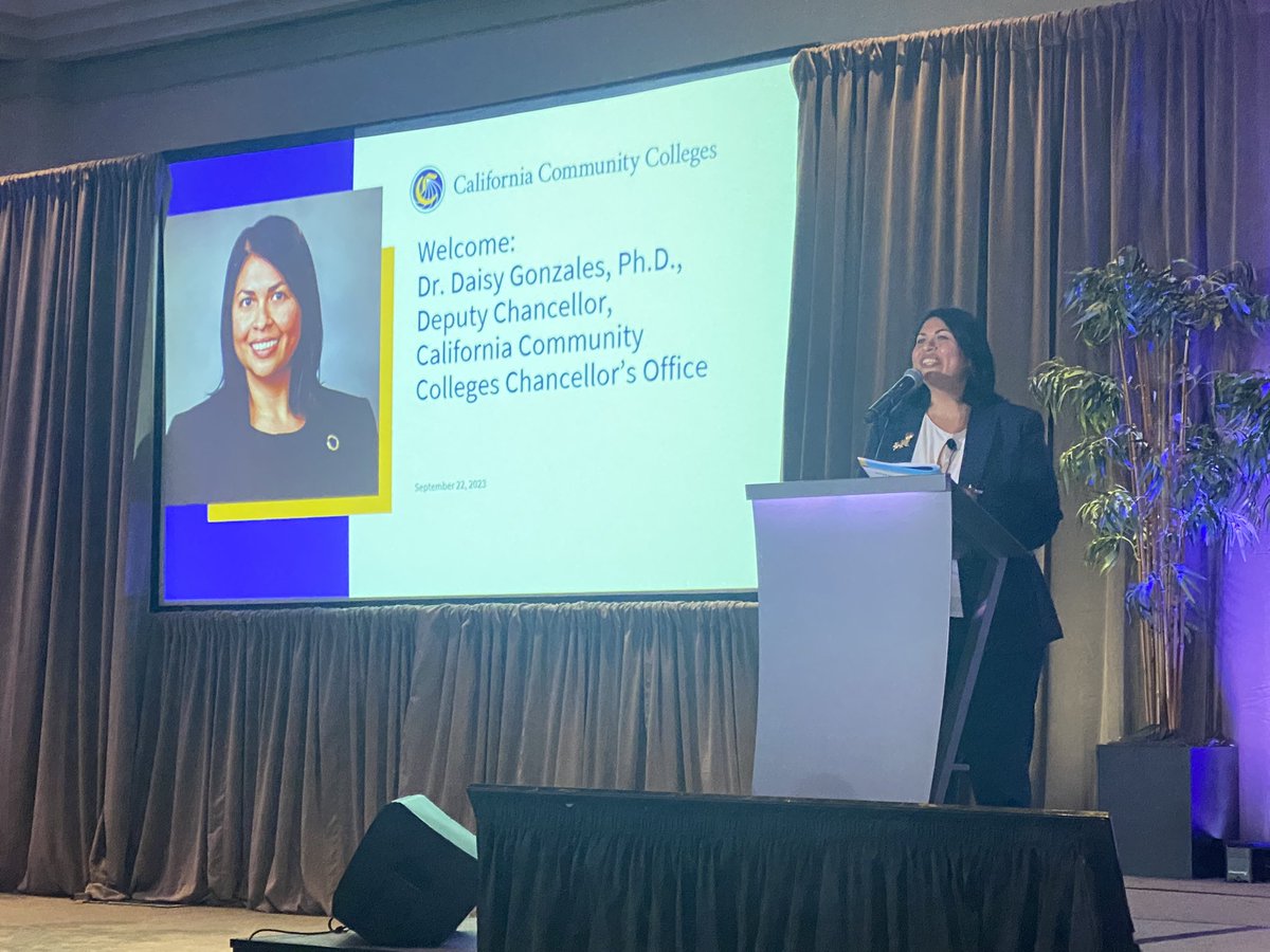 Jen Zellet tweet media